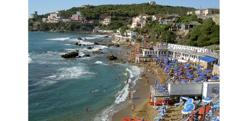 Ferien in Italien: Strand in Castiglioncello am Meer.